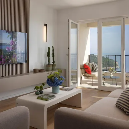 Astoria Villa