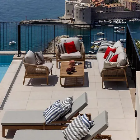 Astoria Villa *